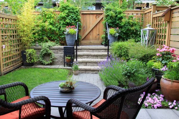 Small Yard Landscaping in Aurora