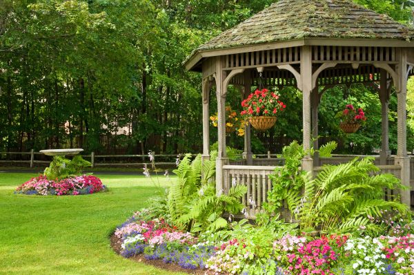 Backyard Landscaping Service in Aurora