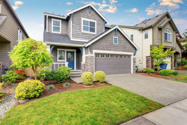 Curb Appeal Landscaping in Aurora
